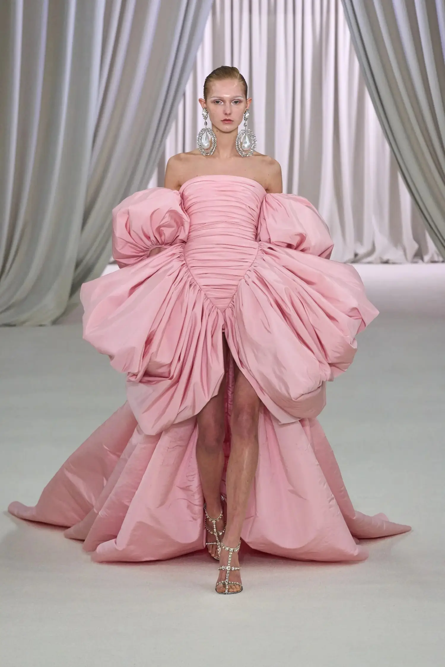 Giambattista Valli Haute Couture Spring Summer 2023