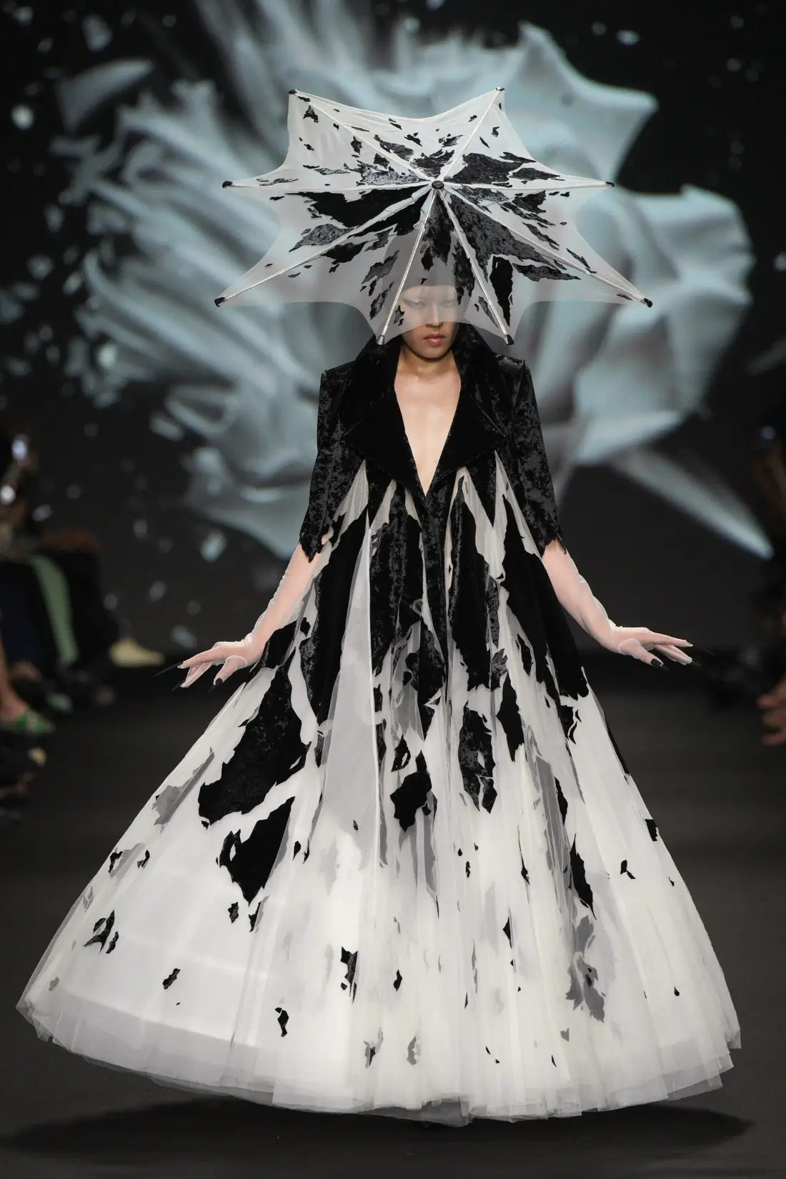 Robert Wun Haute Couture Fall-Winter 2024