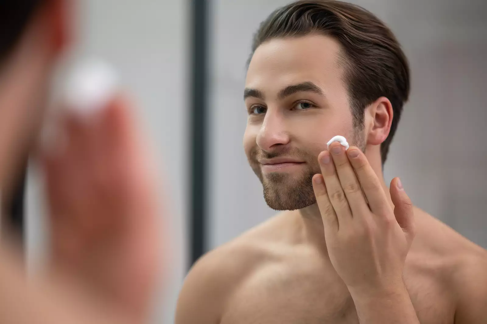 Skincare for Men with Sensitive Skin: Top Products & Useful Tips